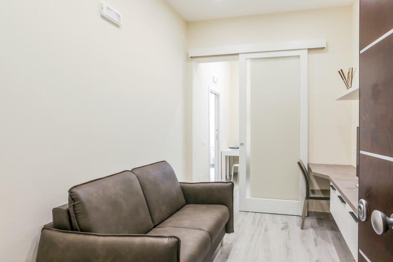 Bari Centrale Railway Station Apartment Exterior photo